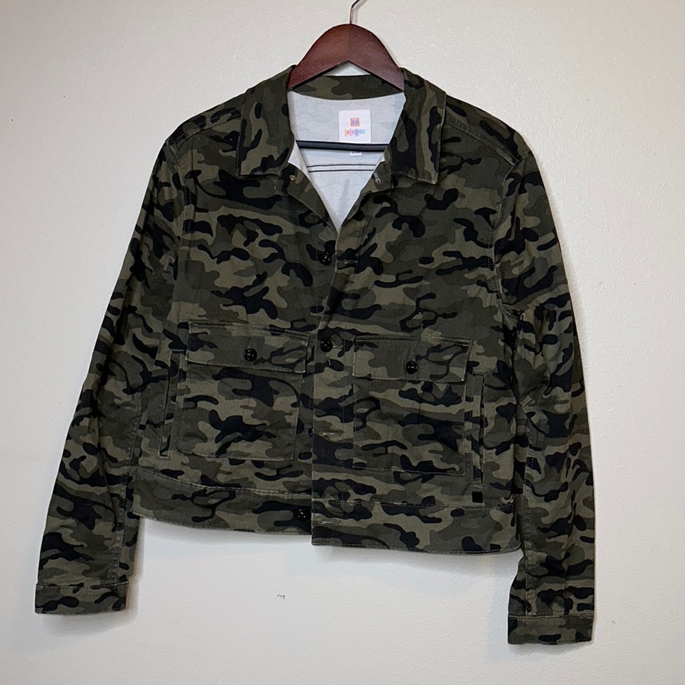 Lularoe Camouflage Crop Jacket Sz L